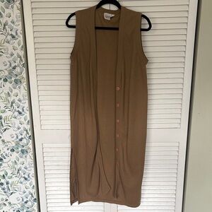 Instant Action Brown Sleeveless sweater